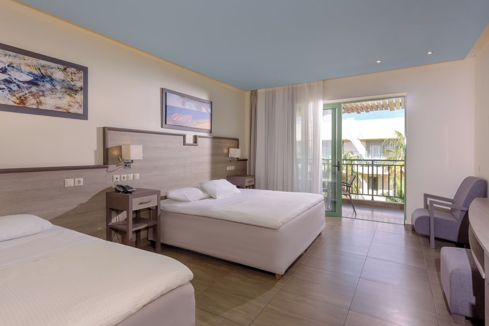Star Beach Village and Water Park — Hotel rooms in Hersonissos
