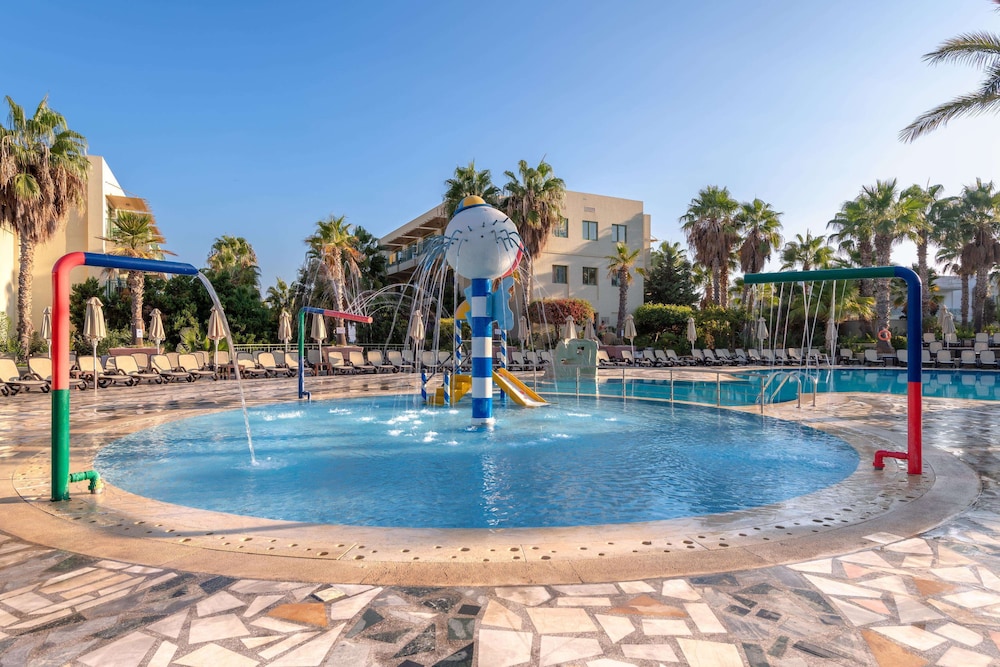 Star Beach Village and Water Park — Swimming pool in Hersonissos