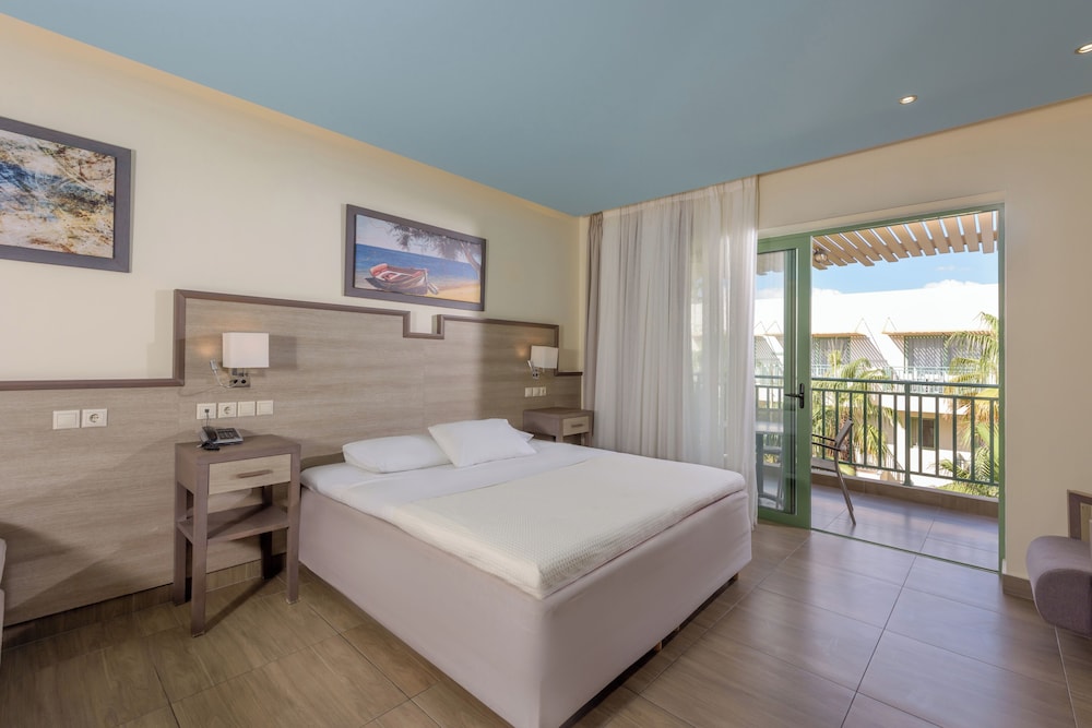 Star Beach Village and Water Park — Hotel rooms in Hersonissos