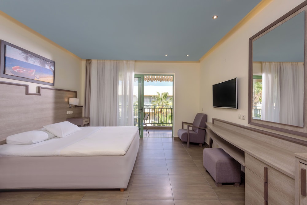 Star Beach Village and Water Park — Hotel rooms in Hersonissos