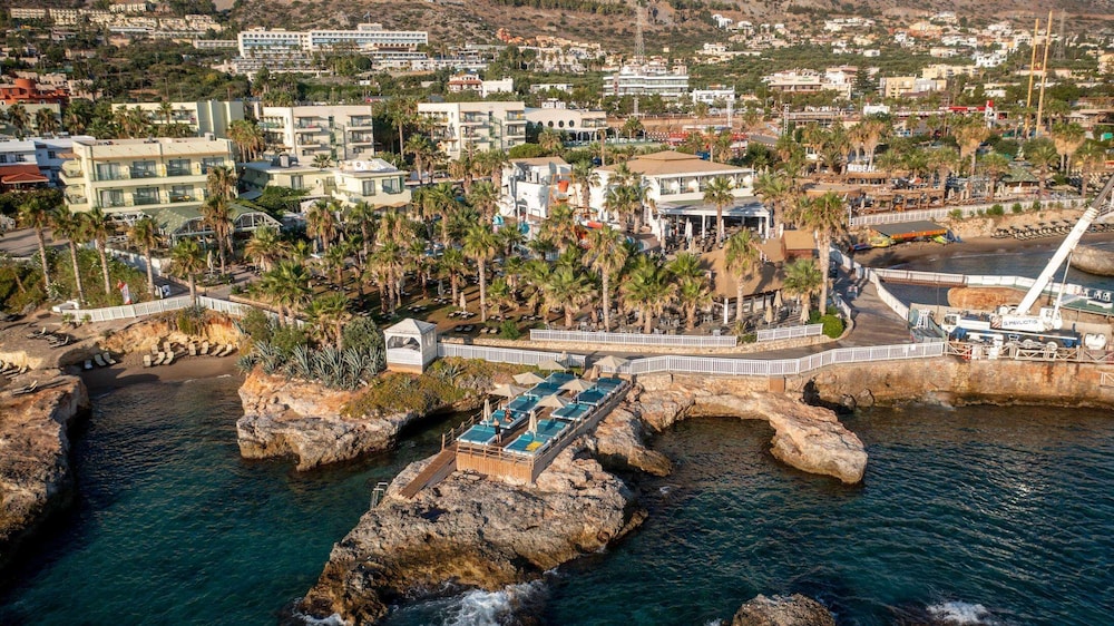 Star Beach Village and Water Park — Hotel building in Hersonissos