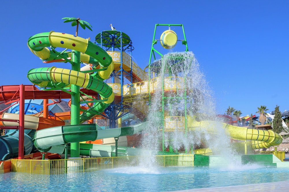 Star Beach Village and Water Park — Swimming pool in Hersonissos