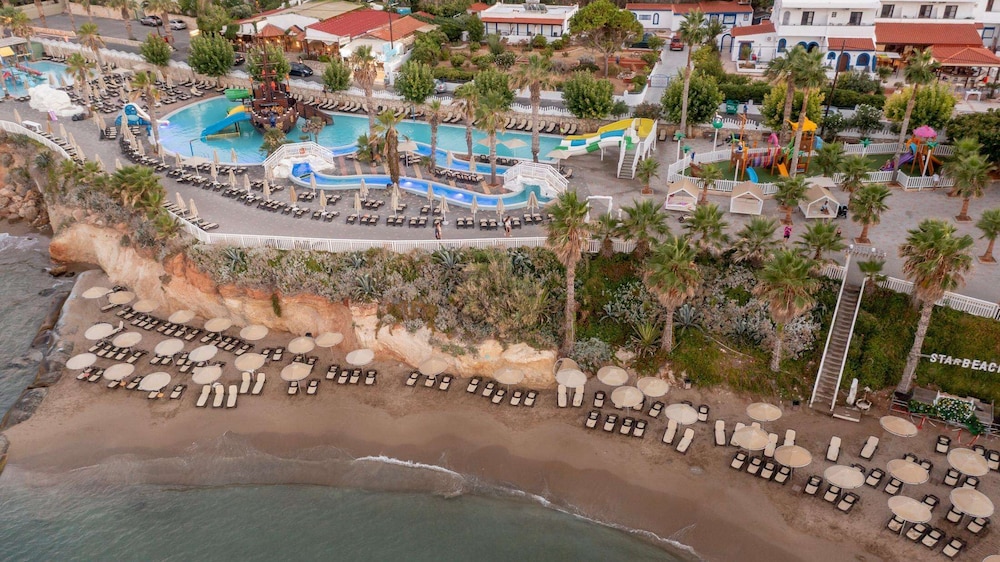 Star Beach Village and Water Park — Swimming pool in Hersonissos