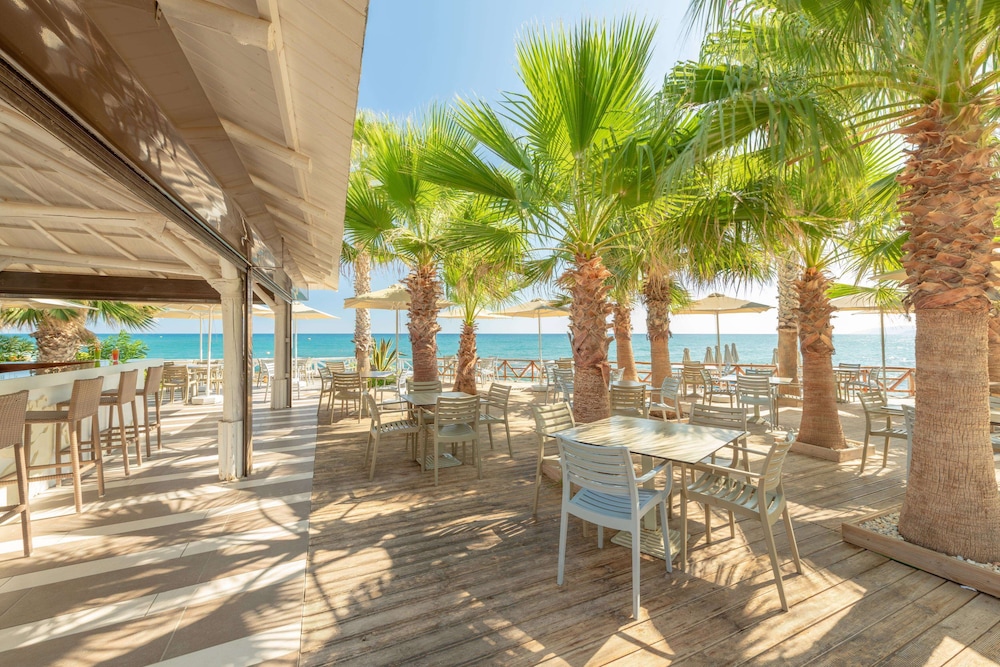 Star Beach Village and Water Park — Restaurant & bars in Hersonissos