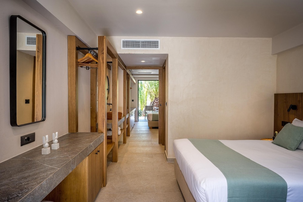 Stella Village Seaside Hotel - All inclusive — Hotel rooms in Analipsi