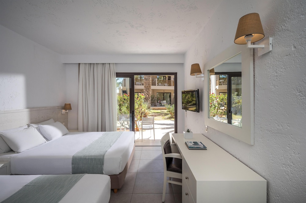 Stella Village Seaside Hotel - All inclusive — Hotel rooms in Analipsi