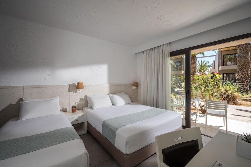 Stella Village Seaside Hotel - All inclusive — Hotel rooms in Analipsi