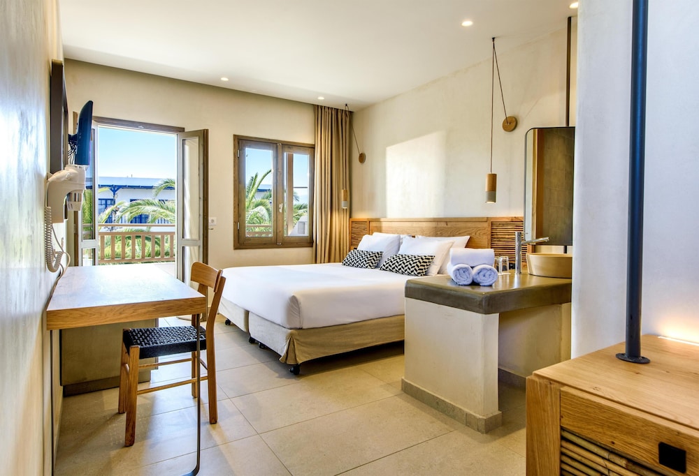 Stella Village Seaside Hotel - All inclusive — Hotel rooms in Analipsi