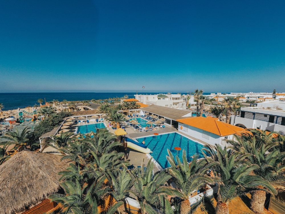 Stella Village Seaside Hotel - All inclusive — Swimming pool in Analipsi
