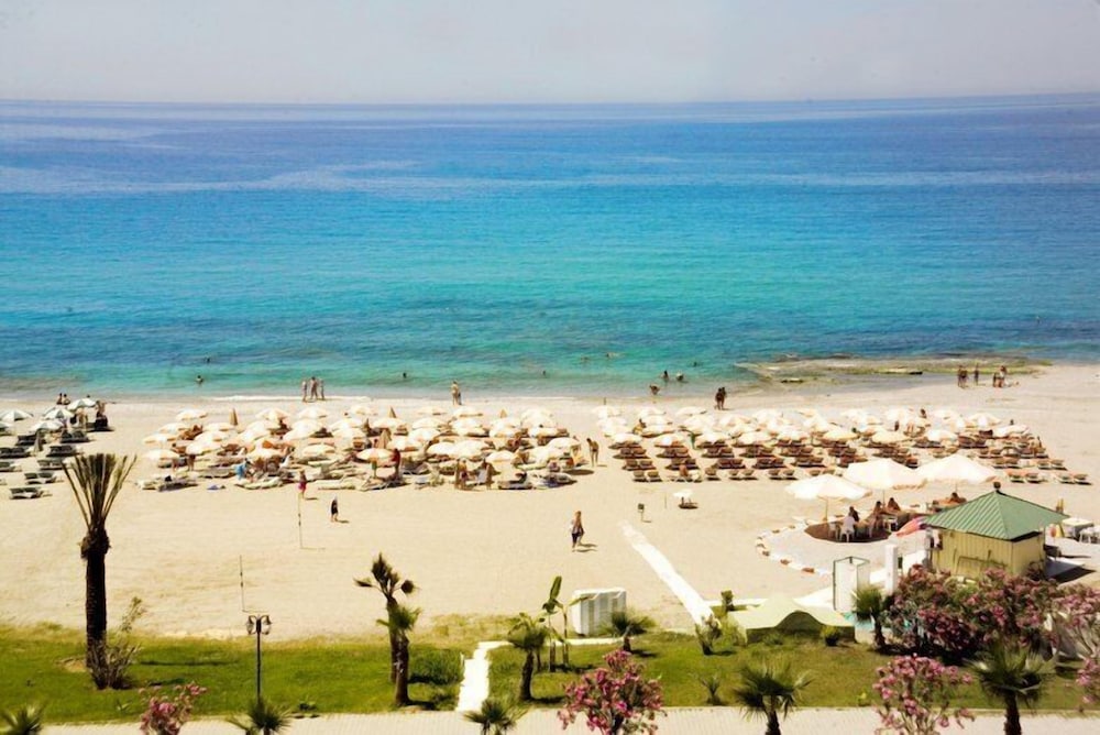 Sun Star Beach — Beach in Alanya