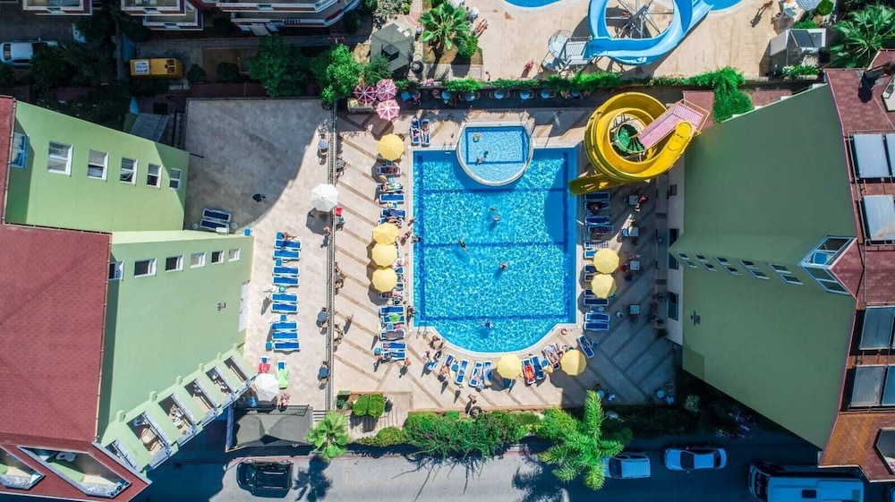 Sun Star Beach — Swimming pool in Alanya