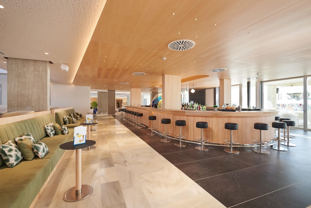 Hipotels Mediterráneo Hotel - Adults Only — Restaurant & bars in Sa Coma, Balearic Islands