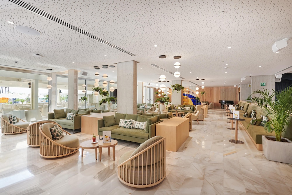 Hipotels Mediterráneo Hotel - Adults Only — Hotel building in Sa Coma, Balearic Islands