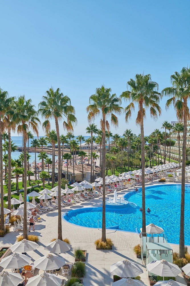 Hipotels Mediterráneo Hotel - Adults Only — Beach in Sa Coma, Balearic Islands