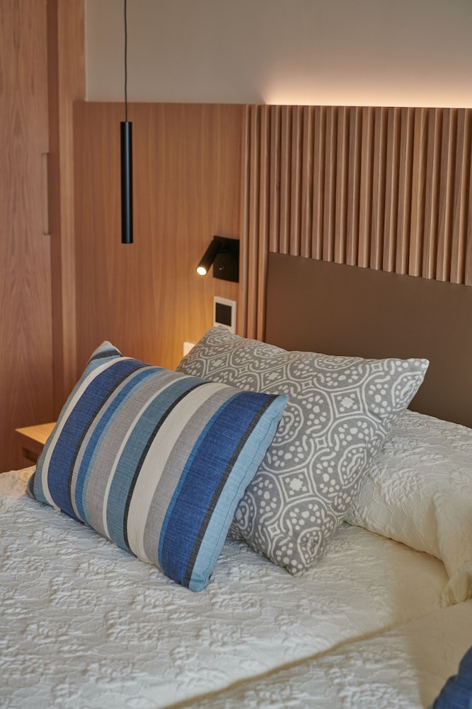 Hipotels Mediterráneo Hotel - Adults Only — Hotel rooms in Sa Coma, Balearic Islands