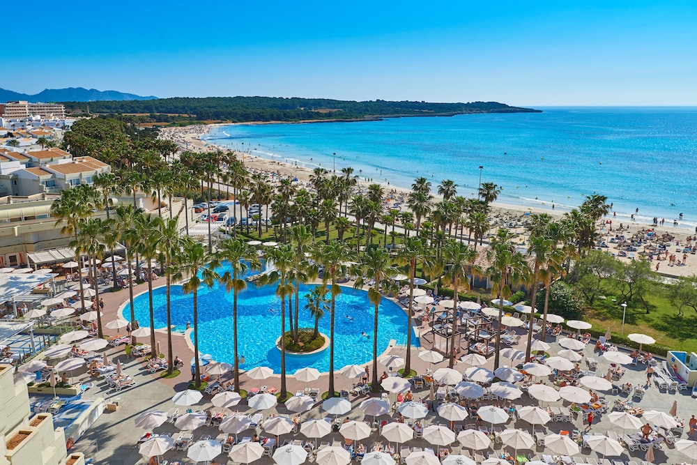 Hipotels Mediterráneo Hotel - Adults Only — Beach in Sa Coma, Balearic Islands
