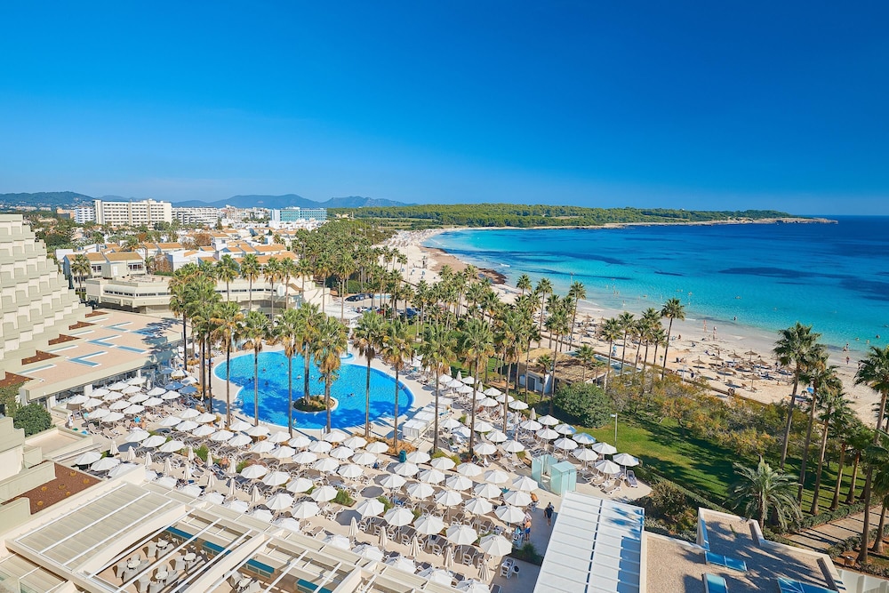 Hipotels Mediterráneo Hotel - Adults Only — Beach in Sa Coma, Balearic Islands