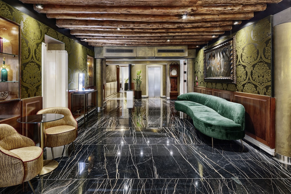 Hotel Bisanzio — Hotel building in Venice, Veneto