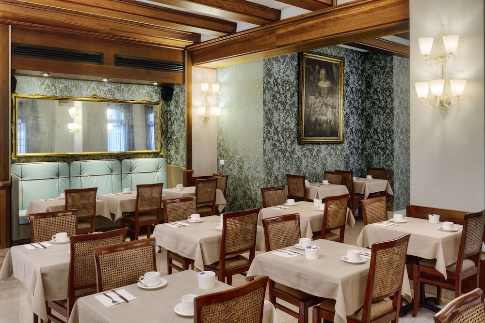 Hotel Bisanzio — Restaurant & bars in Venice, Veneto