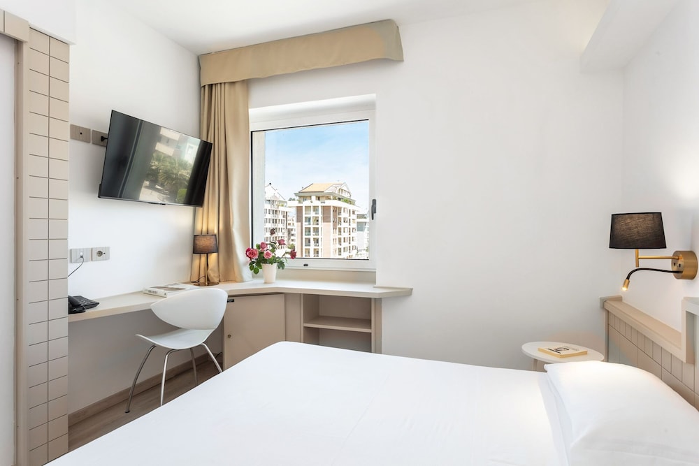 Hotel Carlo Felice - zdjęcie 3