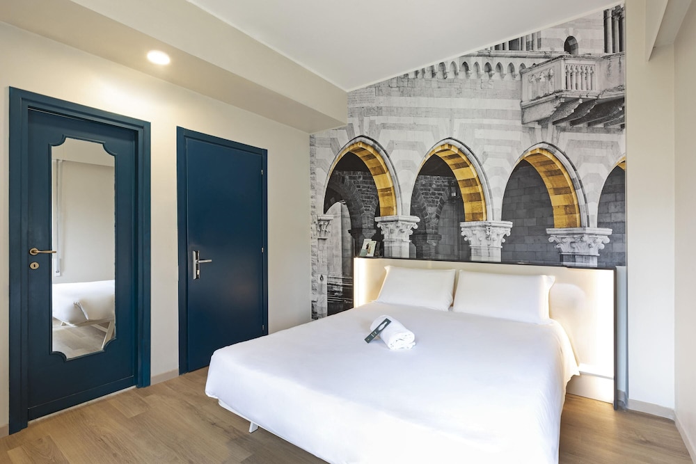B&B Hotel Como City Center — Hotel rooms in Como, Lombardy