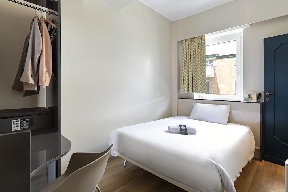 B&B Hotel Como City Center — Hotel rooms in Como, Lombardy