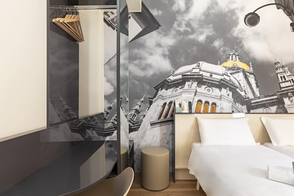 B&B Hotel Como City Center — Hotel rooms in Como, Lombardy