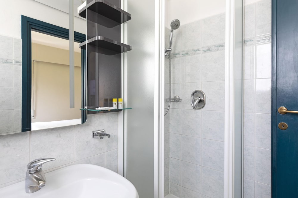 B&B Hotel Como City Center — Hotel rooms in Como, Lombardy