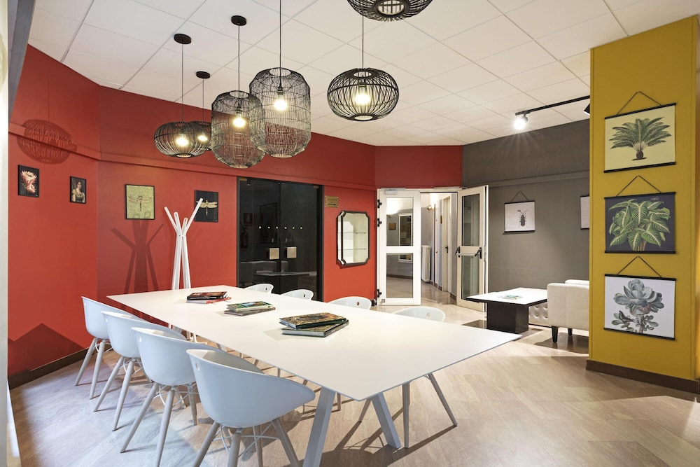 B&B Hotel Como City Center — Restaurant & bars in Como, Lombardy