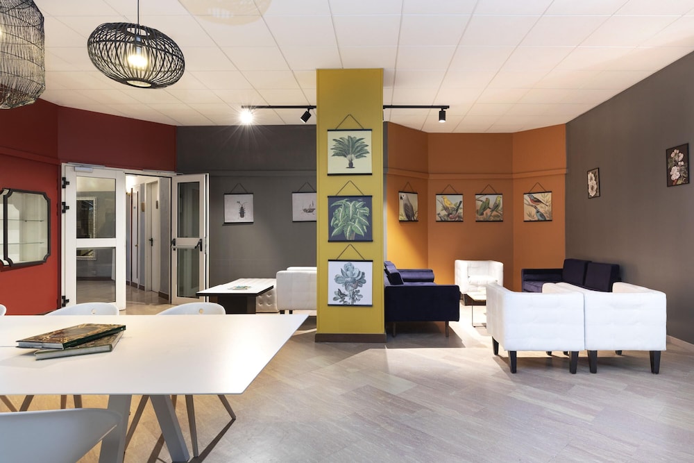 B&B Hotel Como City Center — Hotel building in Como, Lombardy