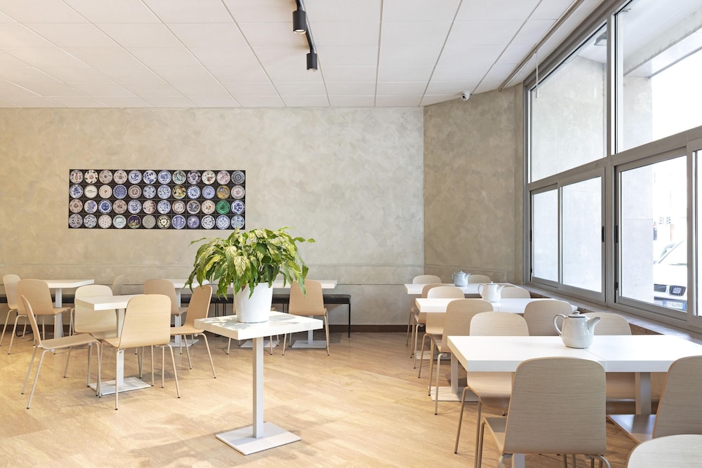B&B Hotel Como City Center — Restaurant & bars in Como, Lombardy
