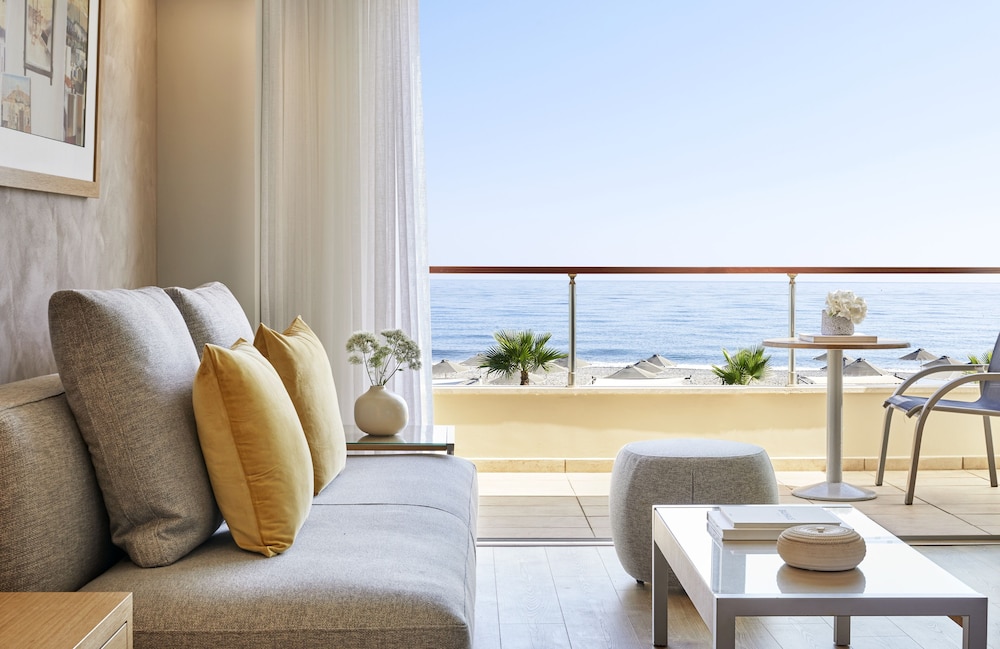 Minoa Palace Resort — Hotel rooms in Platanias