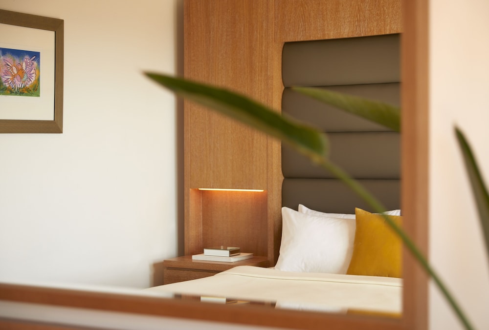 Minoa Palace Resort — Hotel rooms in Platanias