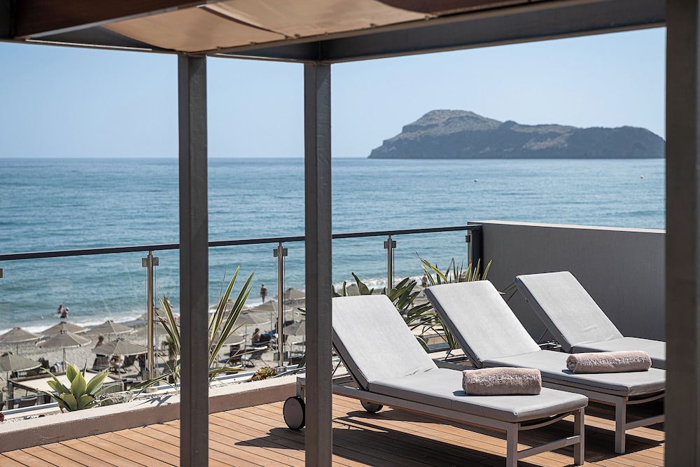 Minoa Palace Resort — Beach in Platanias