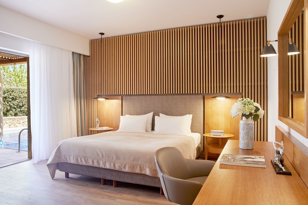 Minoa Palace Resort — Hotel rooms in Platanias