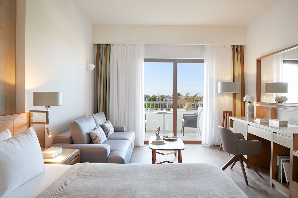 Minoa Palace Resort — Hotel rooms in Platanias