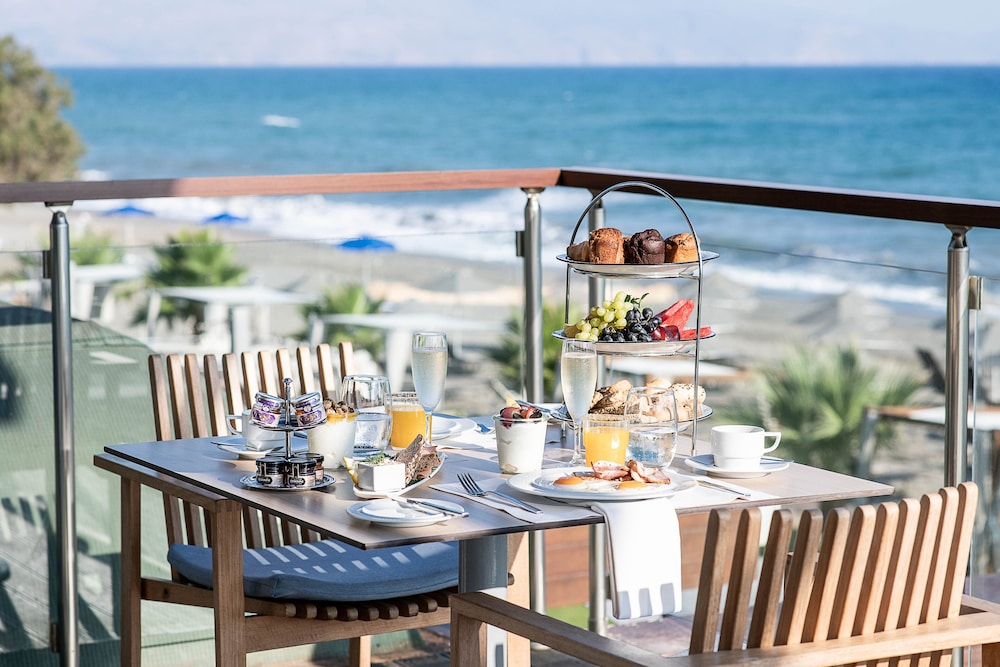 Minoa Palace Resort — Restaurant & bars in Platanias