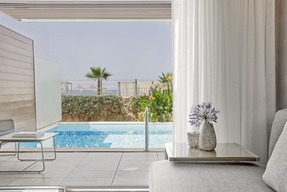 Minoa Palace Resort — Hotel rooms in Platanias