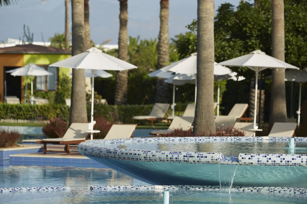 Minoa Palace Resort — Swimming pool in Platanias