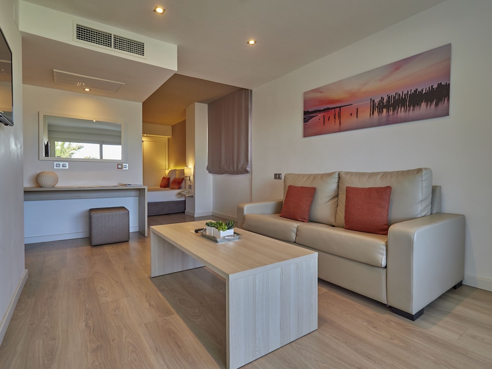 BQ Augusta Hotel — Hotel rooms in Palma de Mallorca, Balearic Islands