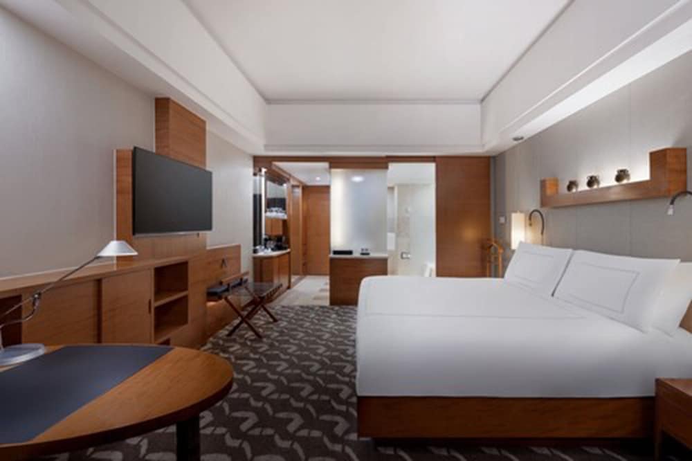 Swissotel Grand Shanghai — Hotel rooms in Shanghai, Shanghai