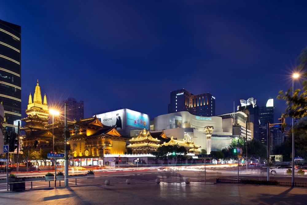 Swissotel Grand Shanghai — Attractions in the area in Shanghai, Shanghai