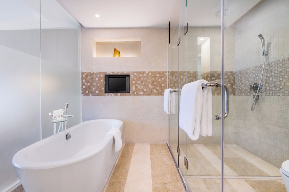 Swissotel Grand Shanghai — Hotel rooms in Shanghai, Shanghai