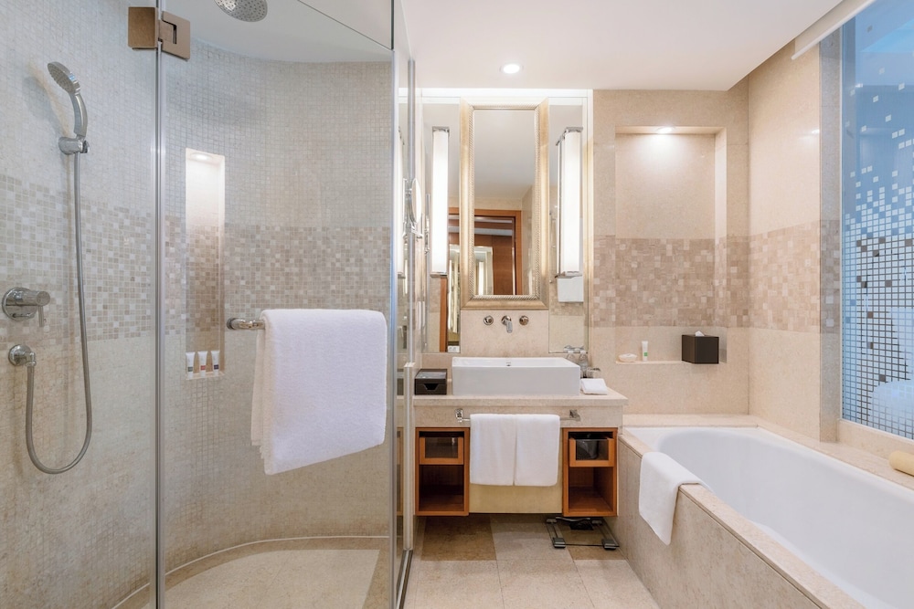 Swissotel Grand Shanghai — Hotel rooms in Shanghai, Shanghai