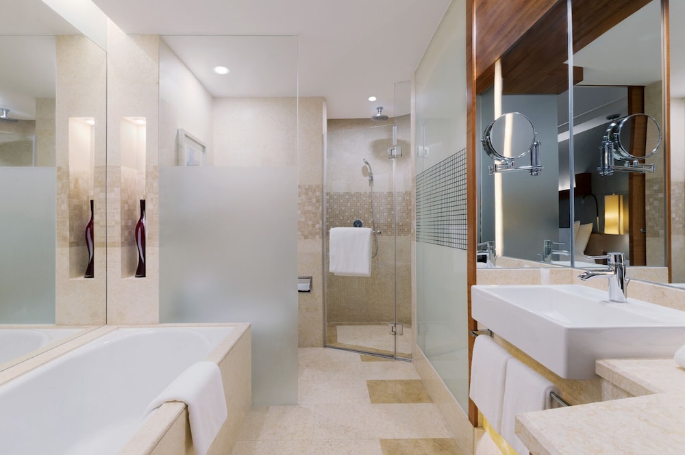 Swissotel Grand Shanghai — Hotel rooms in Shanghai, Shanghai