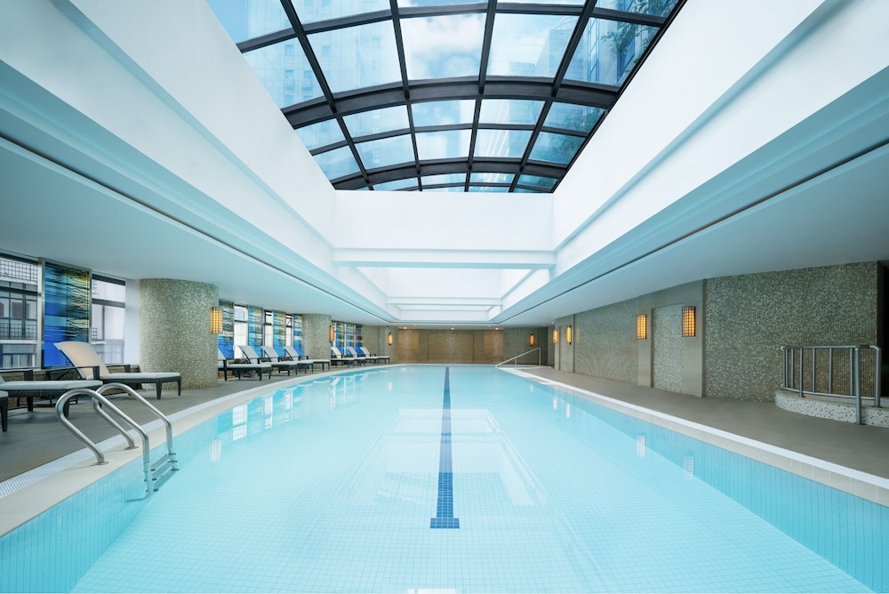 Swissotel Grand Shanghai — Swimming pool in Shanghai, Shanghai