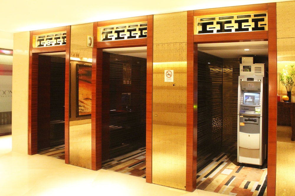Swissotel Grand Shanghai — Hotel building in Shanghai, Shanghai