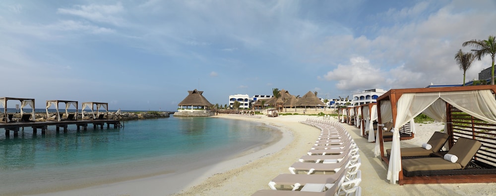 Adults Only Heaven at Hard Rock Hotel Riviera Maya All Inclusive — Beach in Puerto Aventuras, Quintana Roo