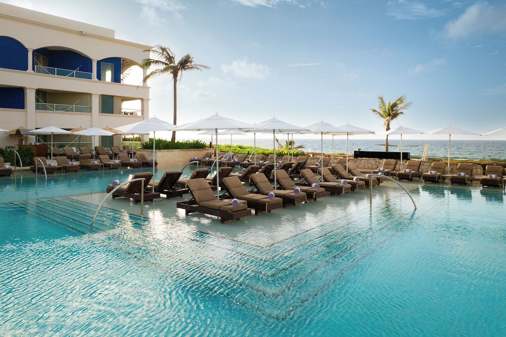 Adults Only Heaven at Hard Rock Hotel Riviera Maya All Inclusive — Swimming pool in Puerto Aventuras, Quintana Roo