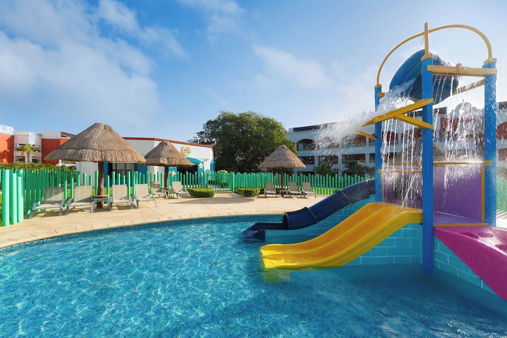 Adults Only Heaven at Hard Rock Hotel Riviera Maya All Inclusive — Swimming pool in Puerto Aventuras, Quintana Roo